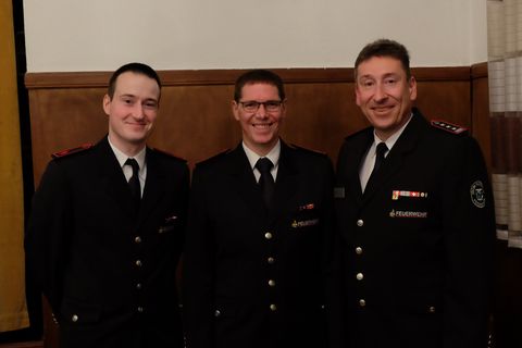 Stellv. Jugendfeuerwehrwart Sven Jaksch, Jugendfeuerwehrwart Daniel Schaaf und Kommandant Klaus Haug (von links)